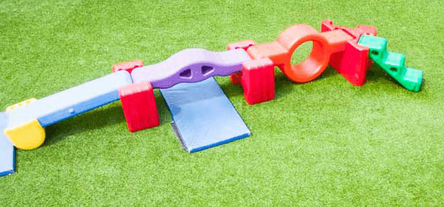grama artificial para playground